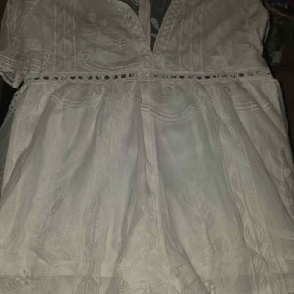 White lace romper size xl EUC